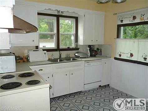 4th image of 234 N Ottawa St