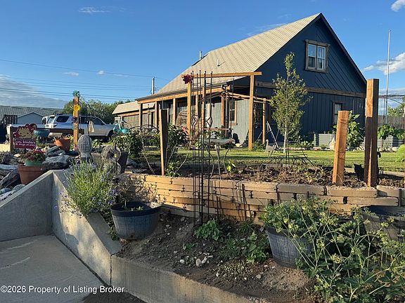 2nd image of 726 1st Ave E