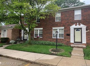 24597 E Seaton Circuit, Warren, MI