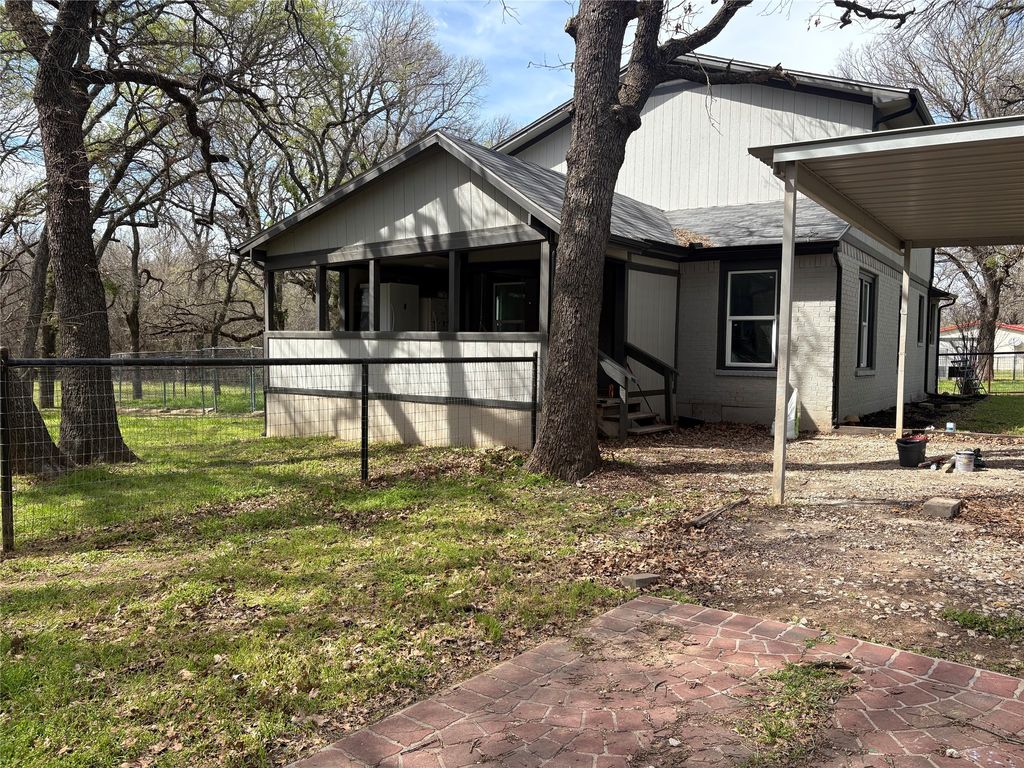 Apartment in Springtown - View 2