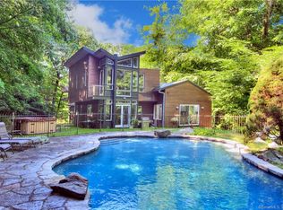 101 Newtown Tpke, Weston, CT 06883