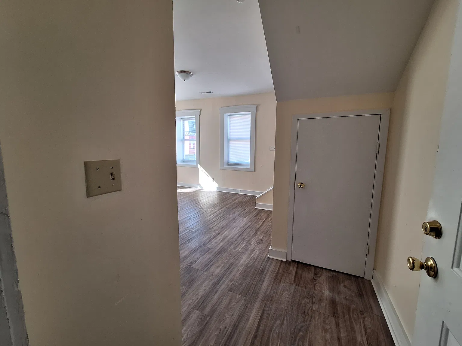 2 bed, 1200 sqft, $1,200 — Photo 3