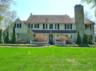 16700 S Woodland Rd, Shaker Hts, OH