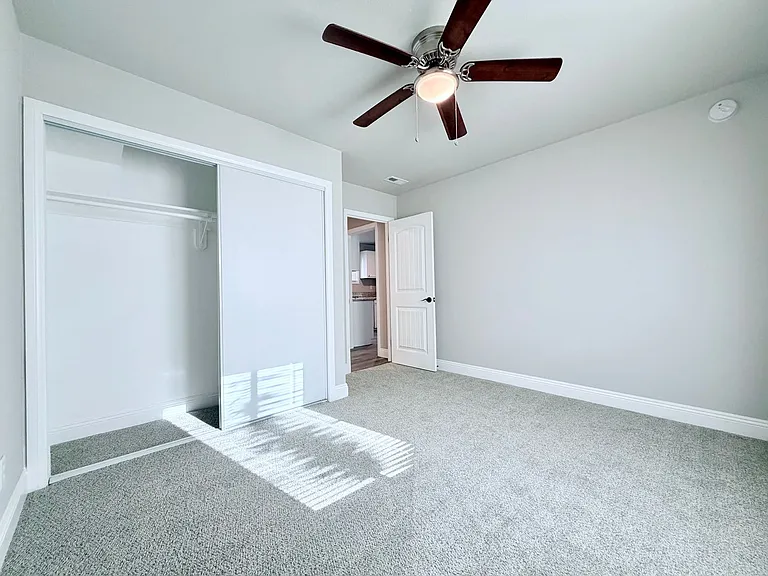 430 W Wilson Ave — Photo 7