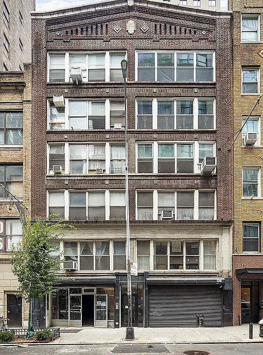 145 W 27th St #GROUND