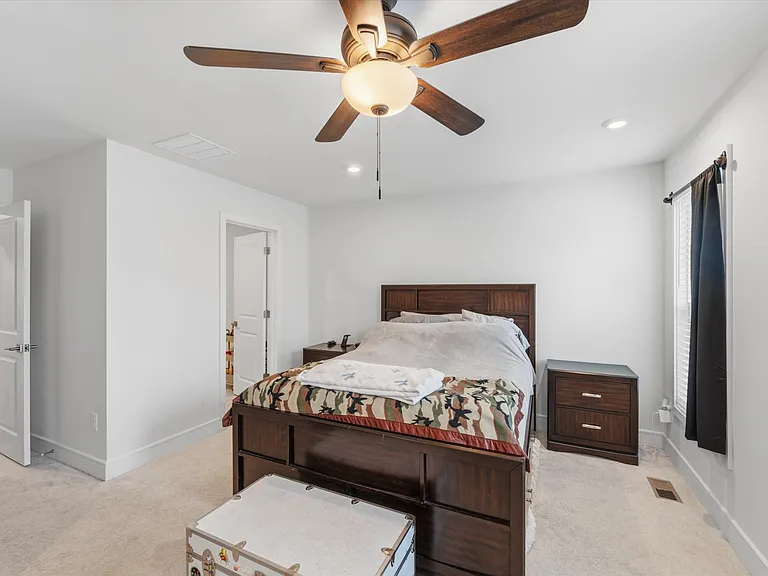4256 Frost St — Photo 17