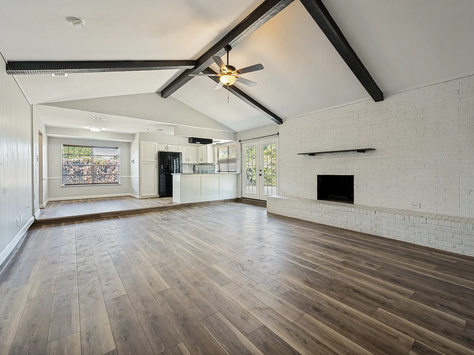 3 bed, 1367 sqft, $1,950 — Photo 3