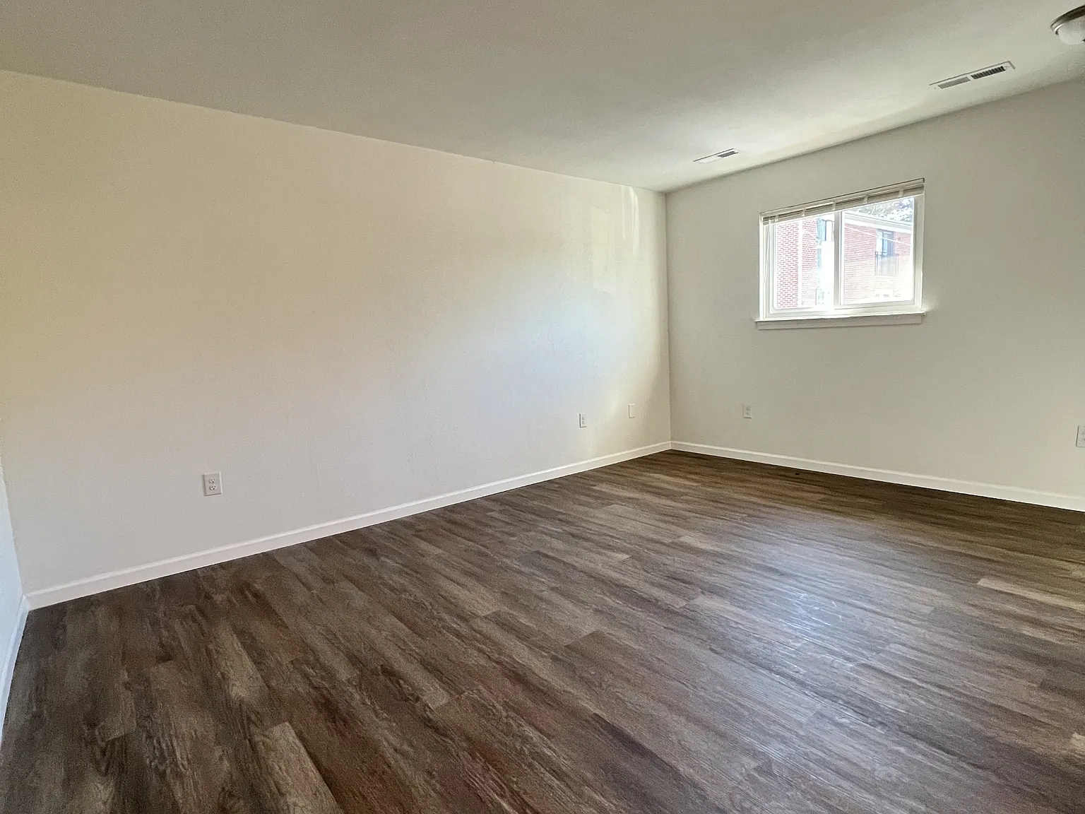 Washington Manor - B-12 — Photo 2