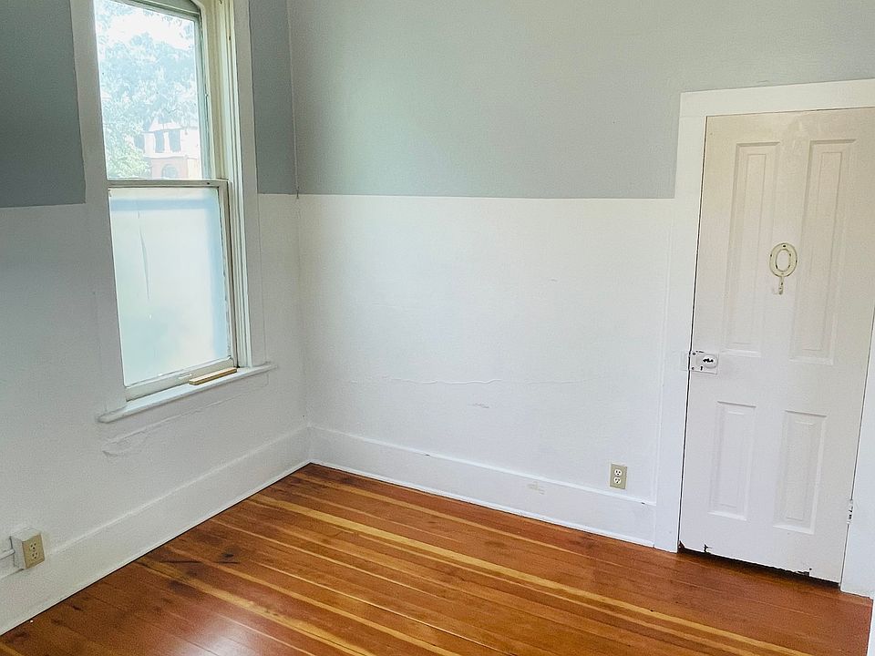 1st image of 518 S 5th St