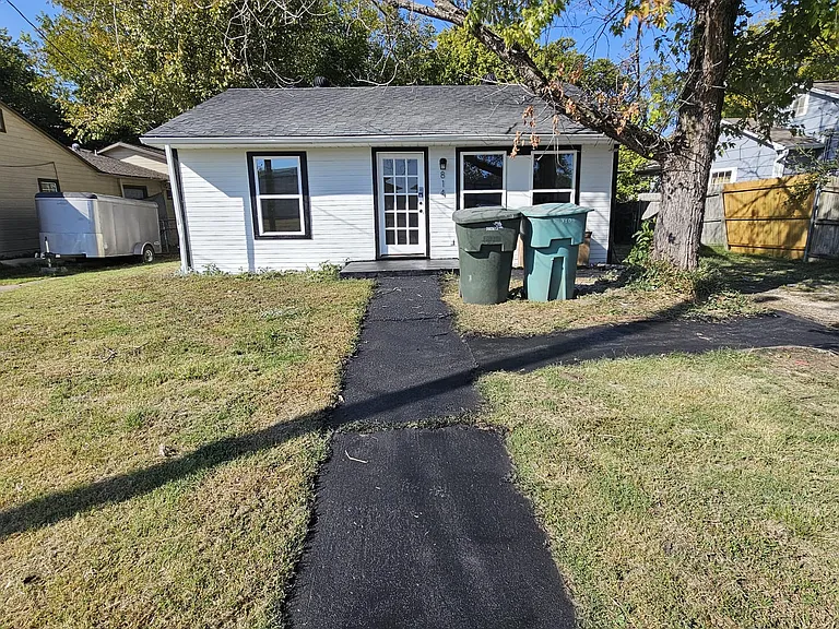 814 S Lyon St — Photo 4