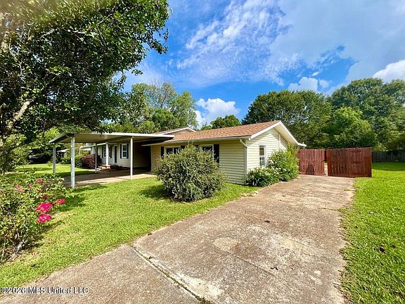 2nd image of 327 Harmony Rd