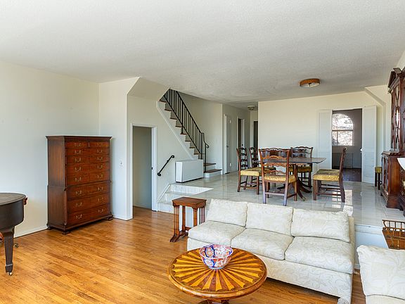 3rd image of 4433 Douglas Ave #Hse