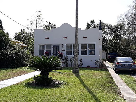 2nd image of 512 Avenue G SE