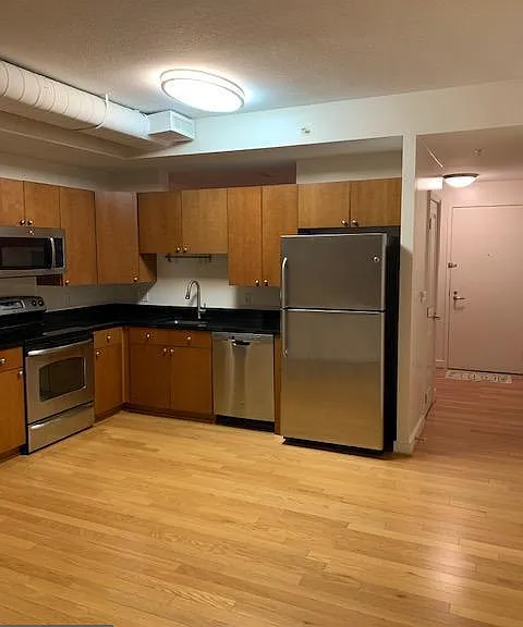 155 Potomac Psge #408 — Photo 15