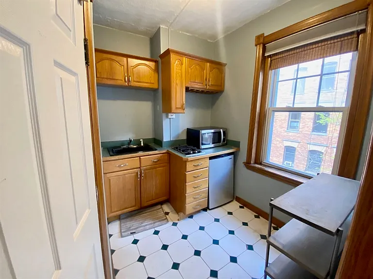 39 Revere St #3 — Photo 4