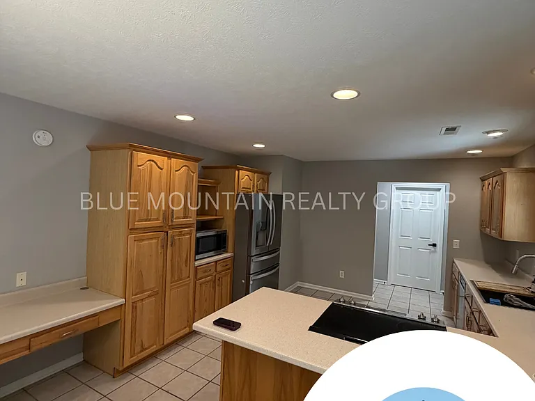 158 Hayfield Dr — Photo 10