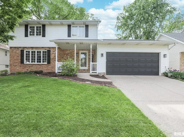 4760 Apple Valley Dr, Bettendorf, IA 52722
