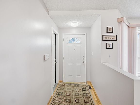 4th image of 17007 90a St NW