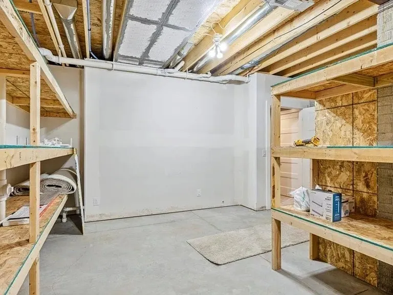 2602 Fountain Cir — Photo 32