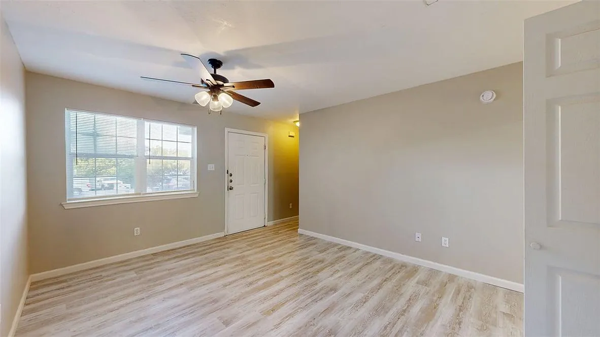 2 bed, 2.0 bath, 960 sqft, $1,000 — Photo 3
