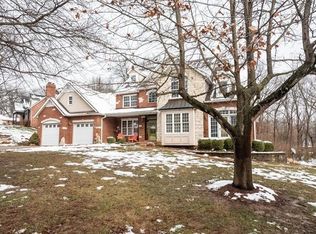 1368 Rocky Creek Ct, Belleville, IL 62220