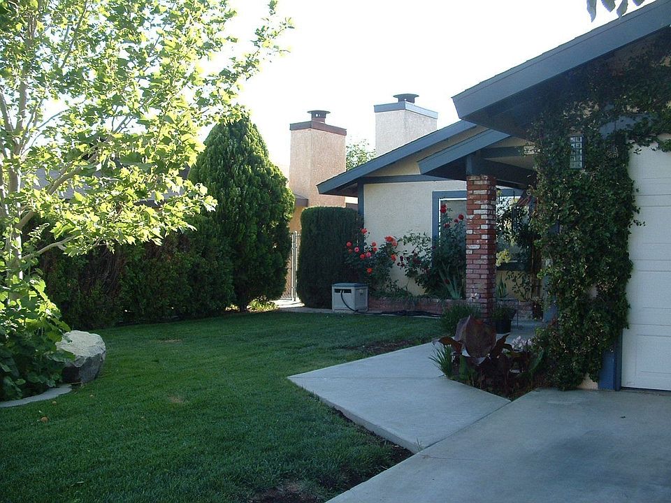 Front of house, Feb07