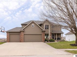 17606 Prestwick Ave, Omaha, NE 68136