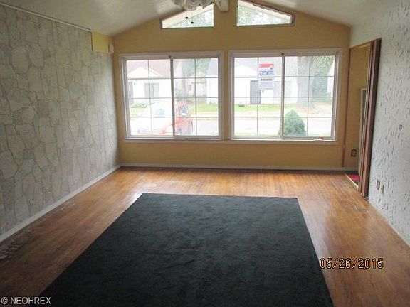 5th image of 12516 Sobieski Ave