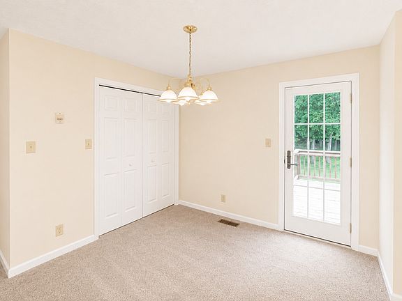 4th image of 419 Woodale Dr