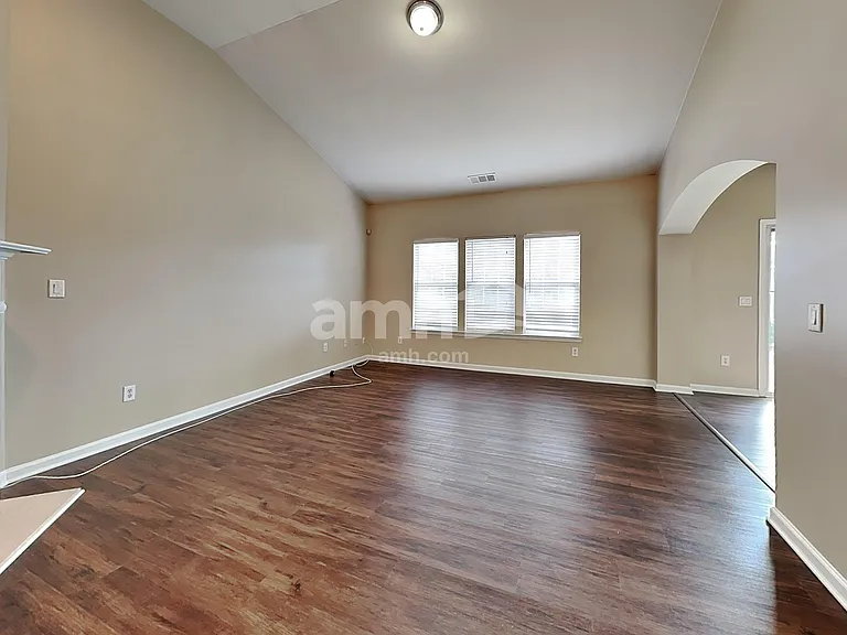 7772 Parkside Dr — Photo 9