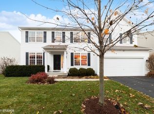 61 Brentwood Dr, Gilberts, IL 60136