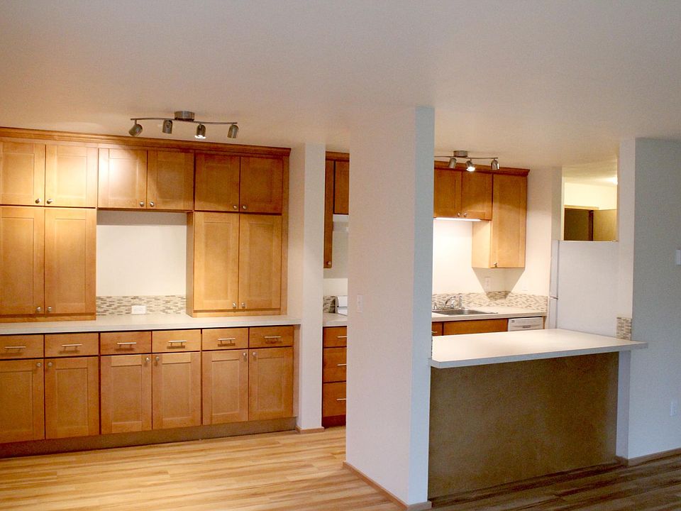 1st image of 408 Belmont Ave E APT 202