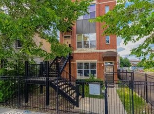 3020 W Warren Blvd, Chicago, IL 60612