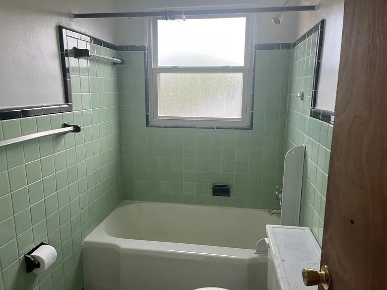 21535 Kingsville St #208 — Photo 9