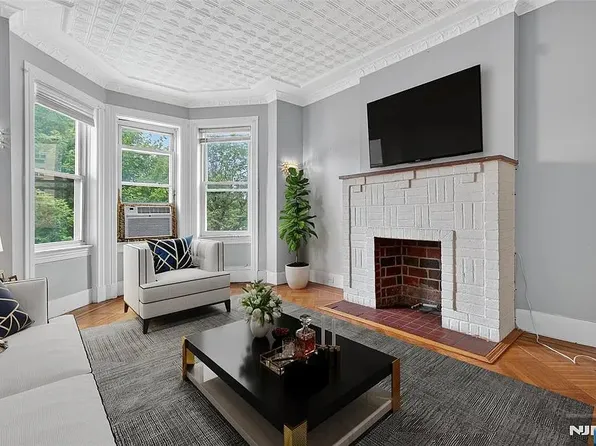 209 50th St #2, West New York, NJ 07093