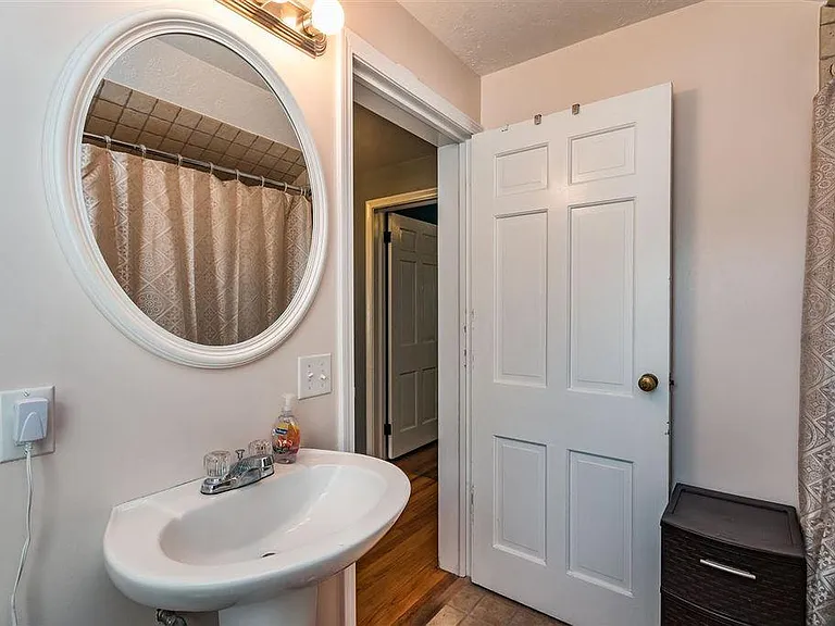 1014 Stanfield St — Photo 15