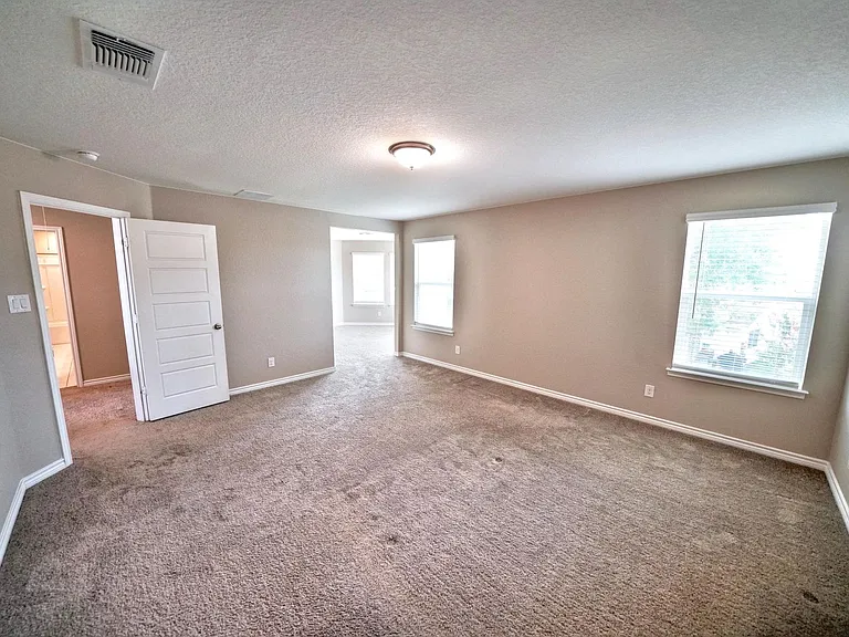 107 Kyle Cv — Photo 30