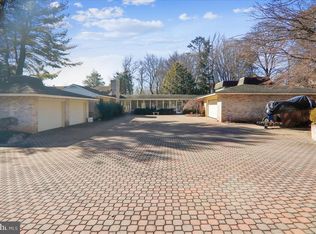 1800 Creek Crossing Rd, Vienna, VA 22182