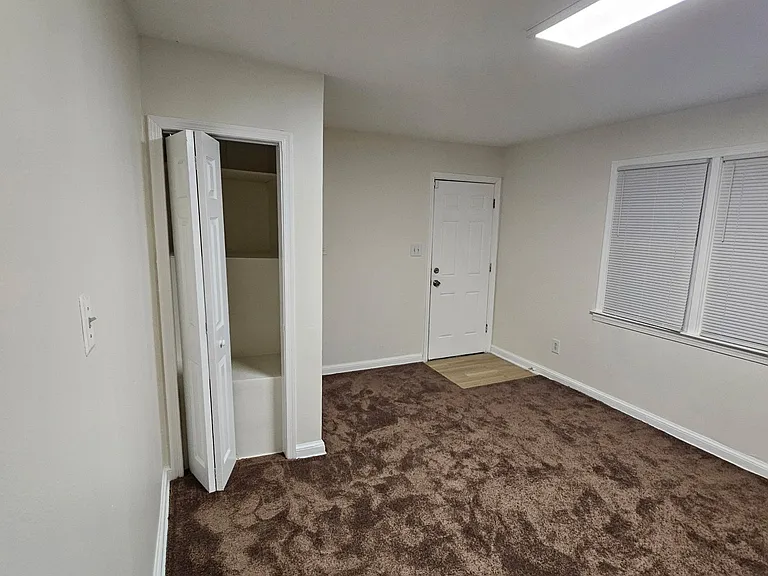 2305 Oxon Run Dr — Photo 9