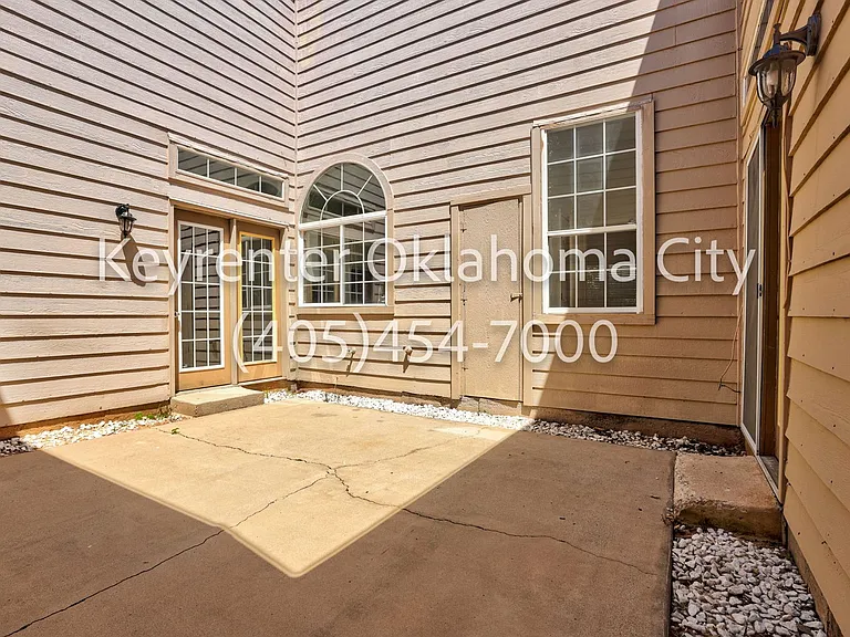 12100 Blueway Ave — Photo 38
