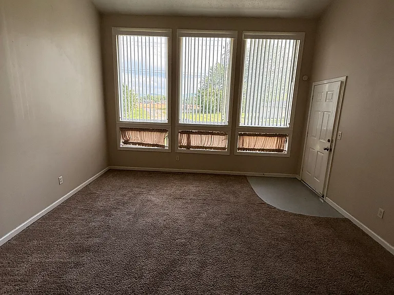 379 Hill Dr #3 — Photo 3