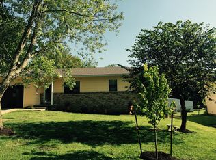 1204 Cedar St, Carthage, MO 64836
