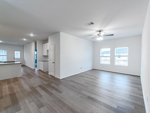 5th image of 732 Barbary Coast Ln