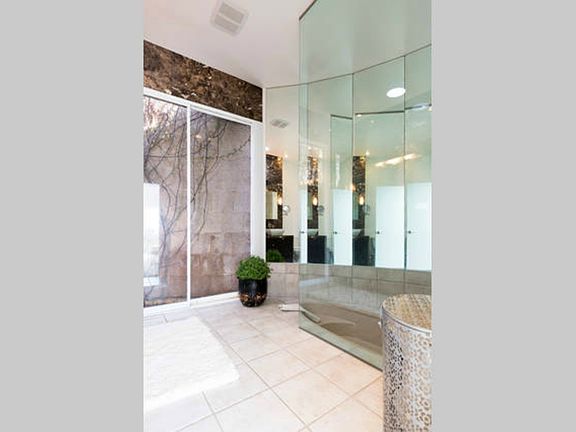 Master Bedroom Full Bathroom