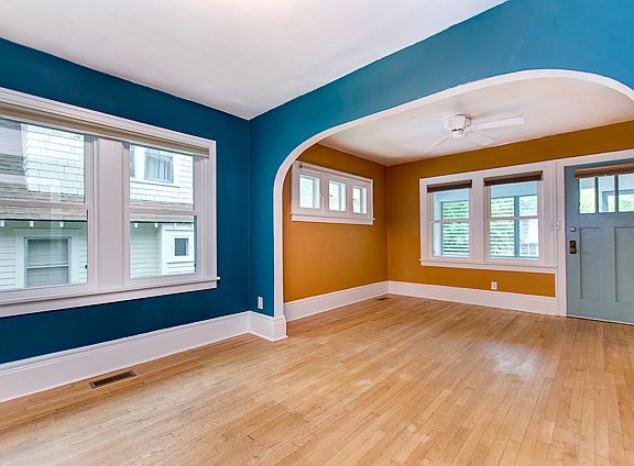 4th image of 235 Winona St W
