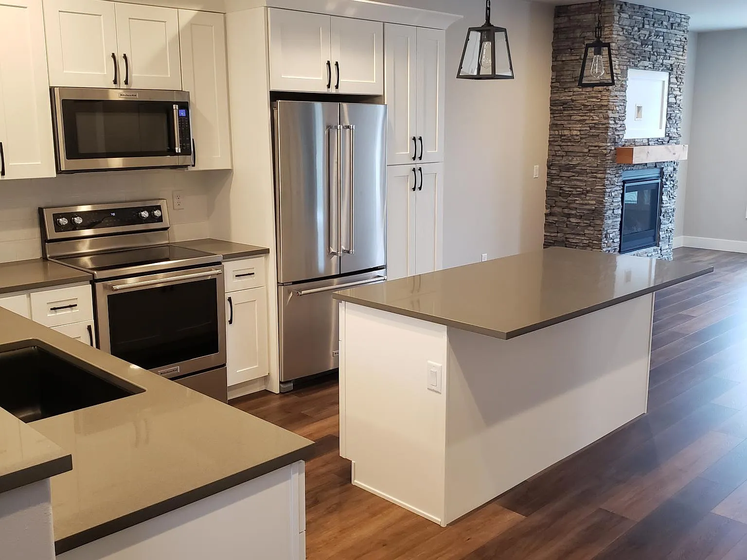 230 21st St NW — Photo 2