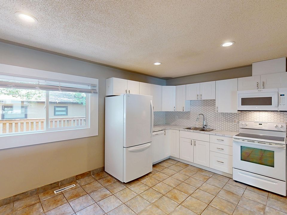1st image of 2528 Southwood Dr SE