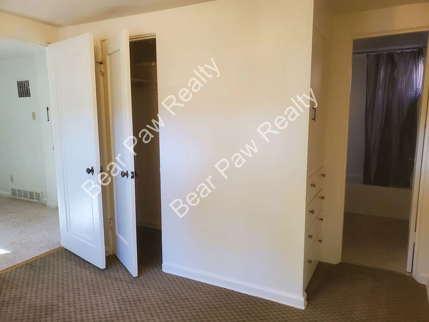 708 W 1st Ave — Photo 4