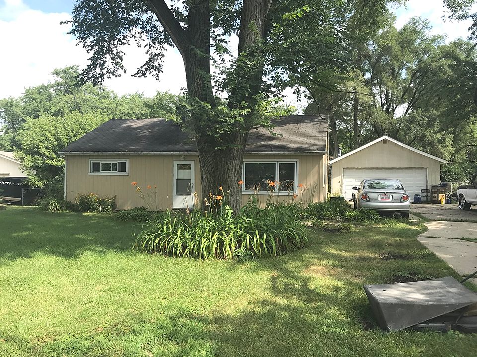 2nd image of 26W338 Saint Charles Rd