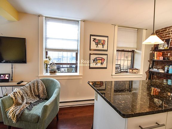 5th image of 200 Northampton St APT 1